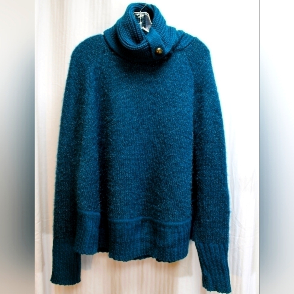 MICHELLE Hilmark  Handmade Unique Green Poncho